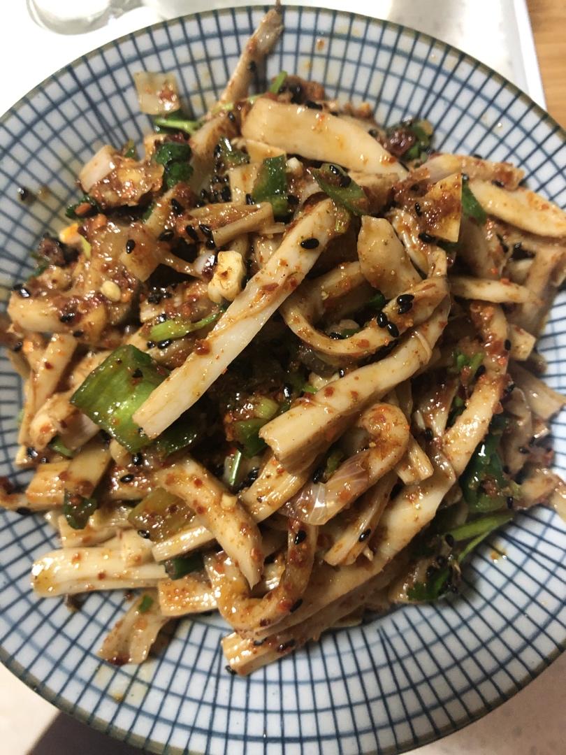 比肉还好吃的【手撕凉拌杏鲍菇】，上桌扫光光