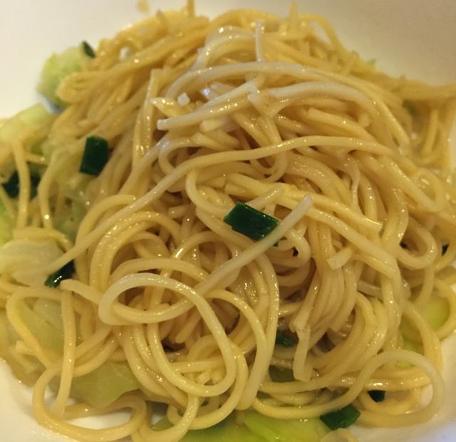 葱爆面—就是汪涵在天天向上里面做的那个啦