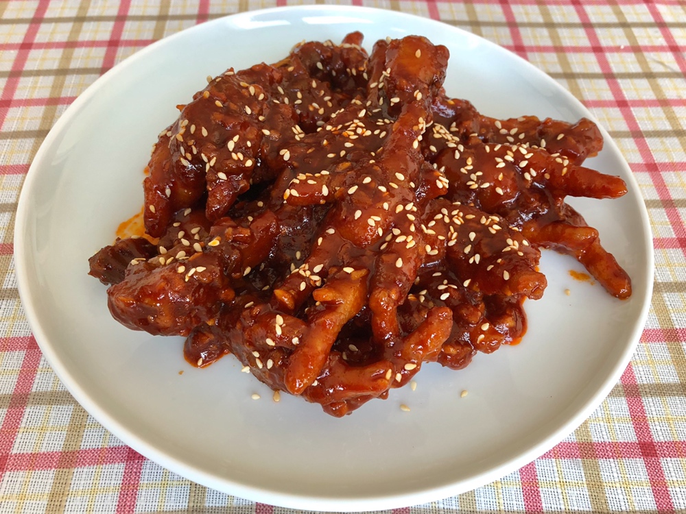 韩式辣酱炒鸡爪的做法 步骤4
