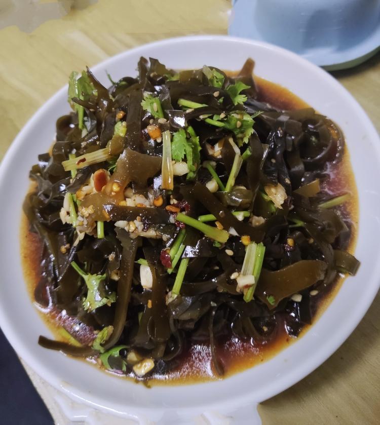夏日爽口凉菜～酸辣海带丝