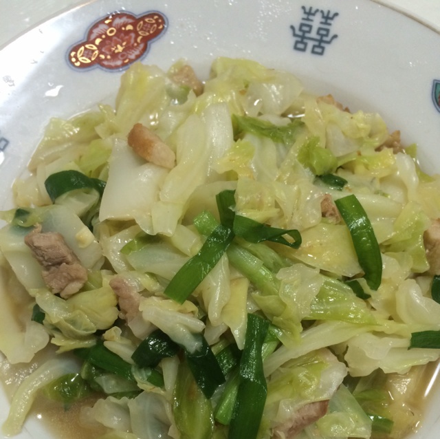 腊肉小炒圆白菜