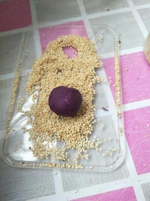 紫薯芝麻球的做法 步骤3