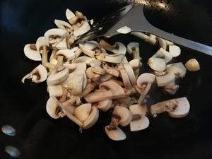蘑菇莴苣豆腐汤（素）的做法 步骤5