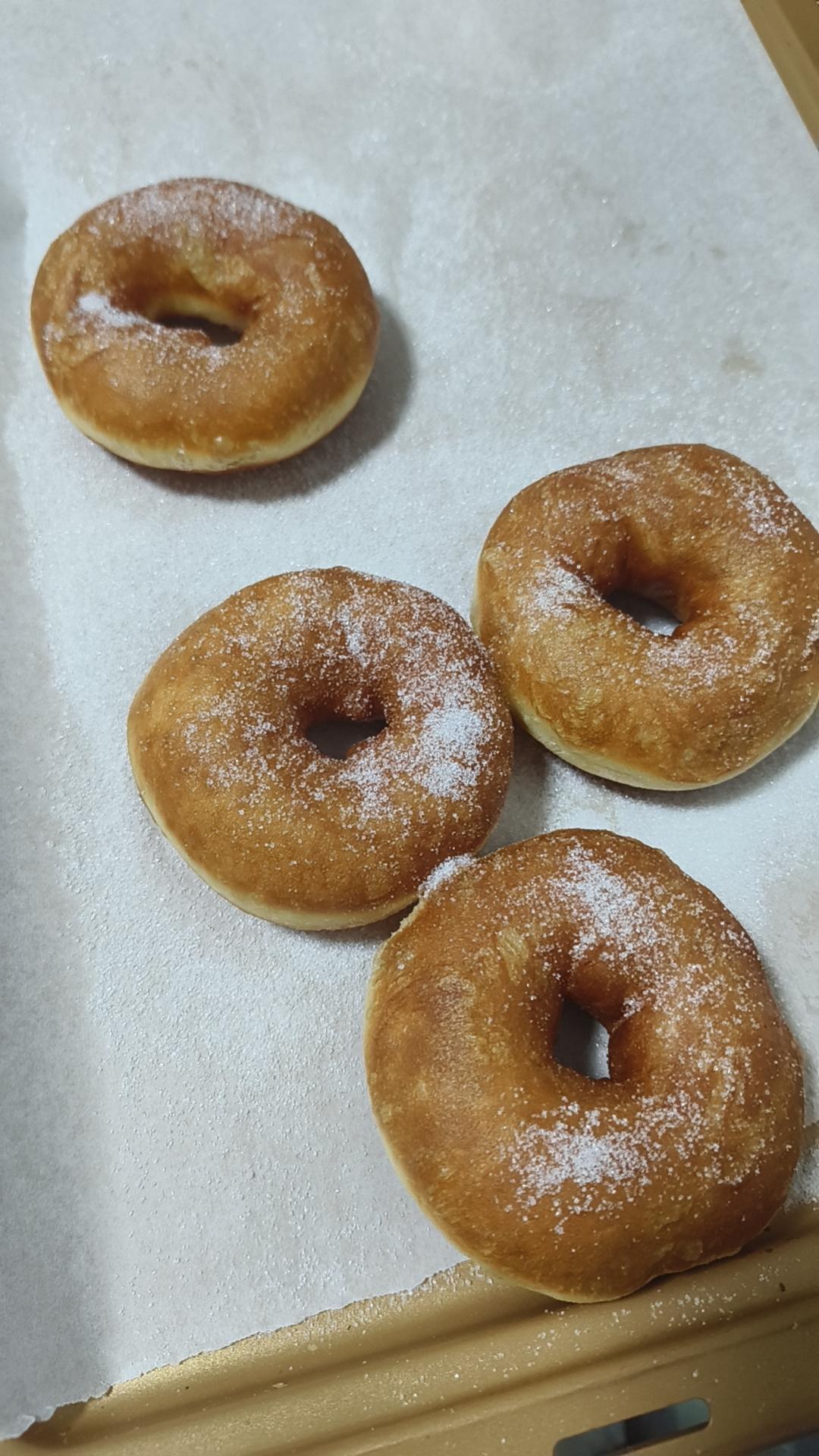 🍩超快手一小时低糖无需烤箱的甜甜圈（详细视频）