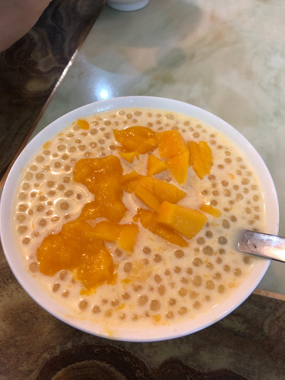 椰汁芒果西米露，香甜可口！