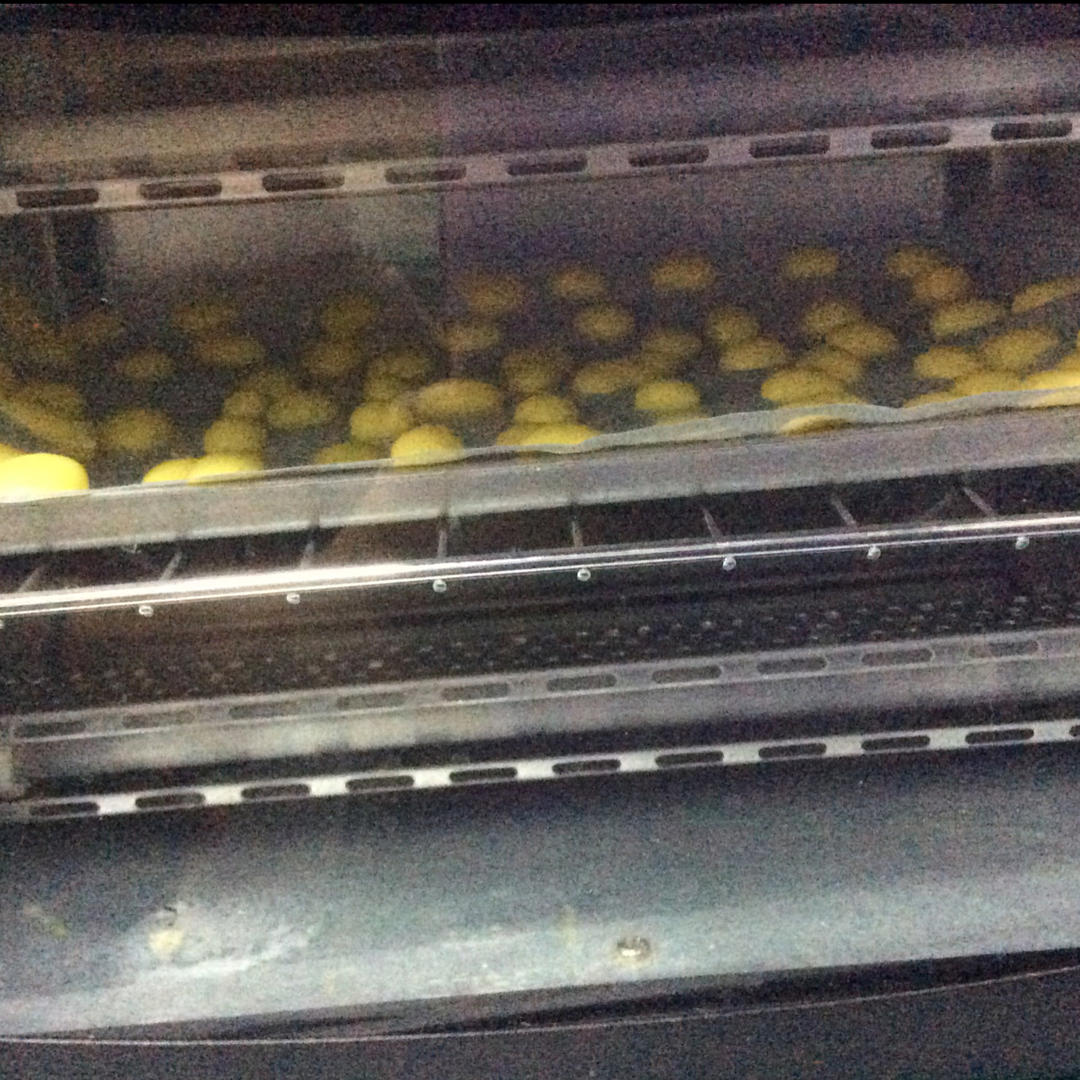 入口即化的无添加蛋黄溶豆