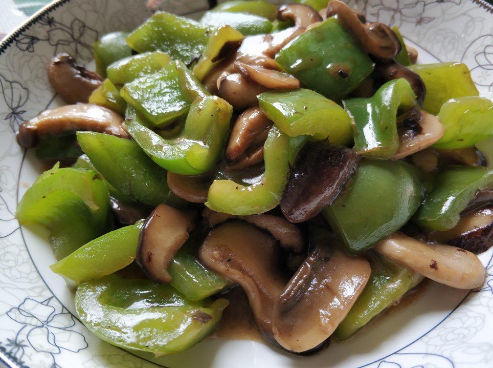 彩椒炒杂菇