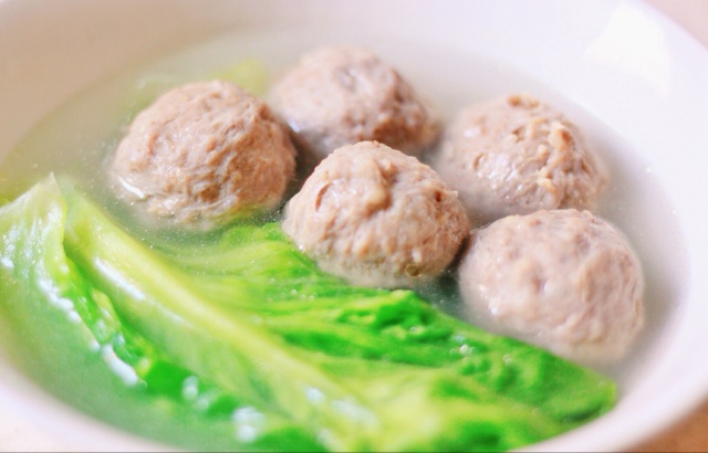 生菜牛肉丸汤
