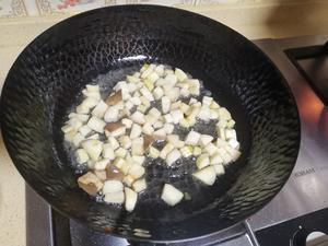 黑胡椒杏鲍菇牛排粒的做法 步骤5