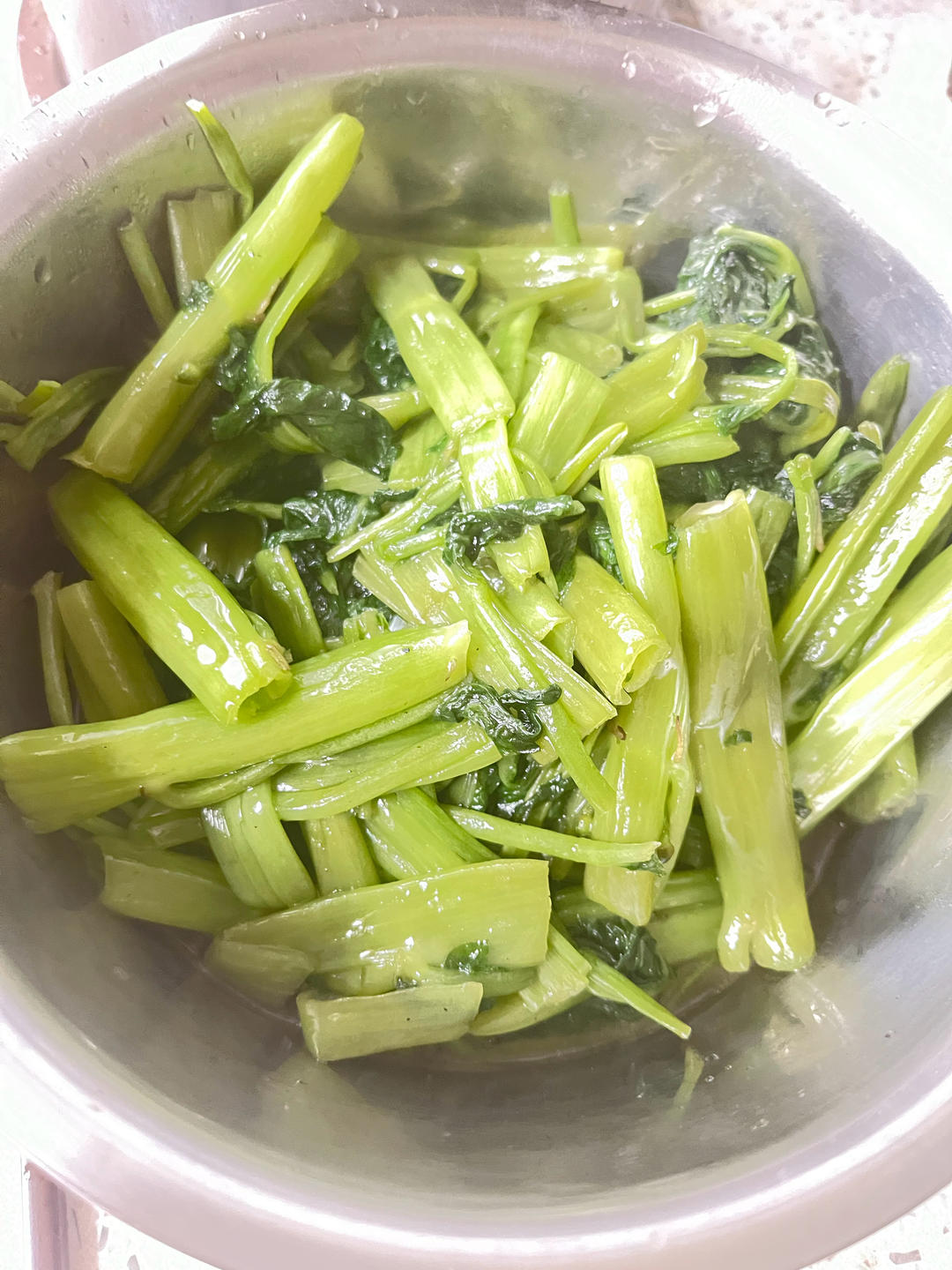 爆炒耗油空心菜