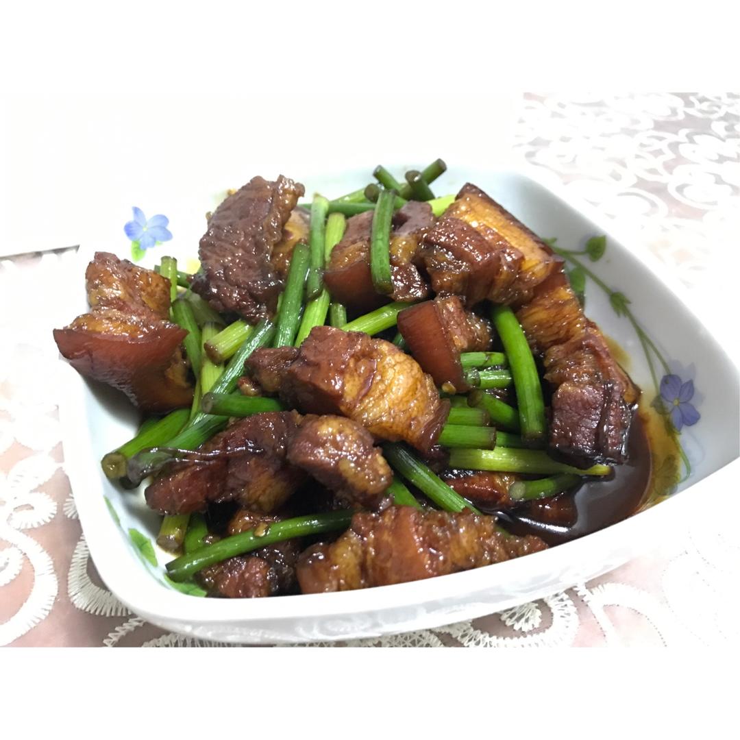 红烧肉焖蒜薹