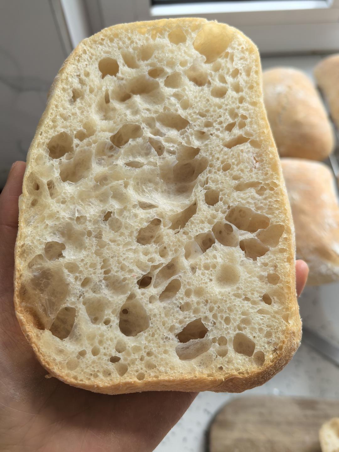 恰巴塔面包  Ciabatta