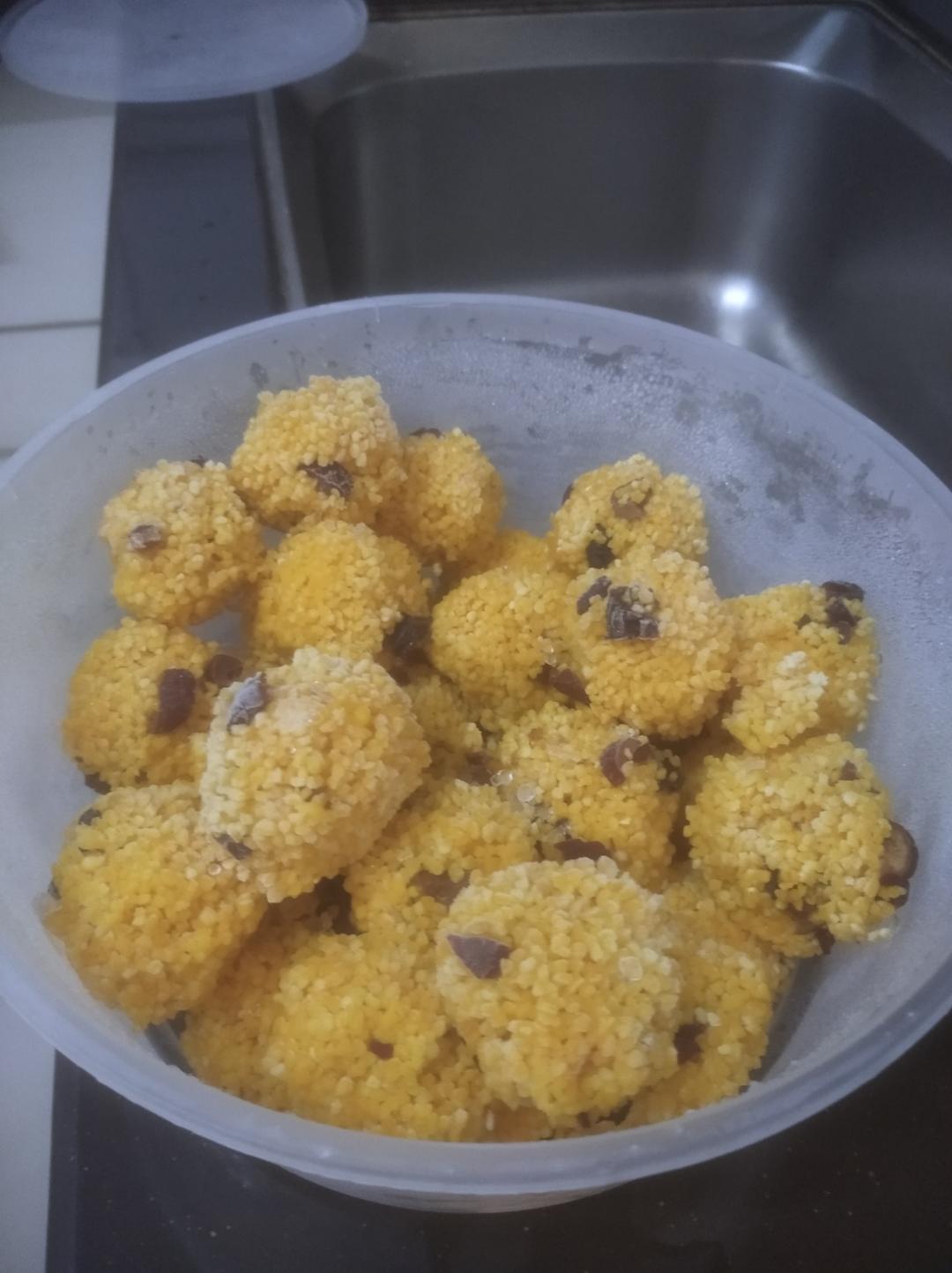 玉米碴做的窝头