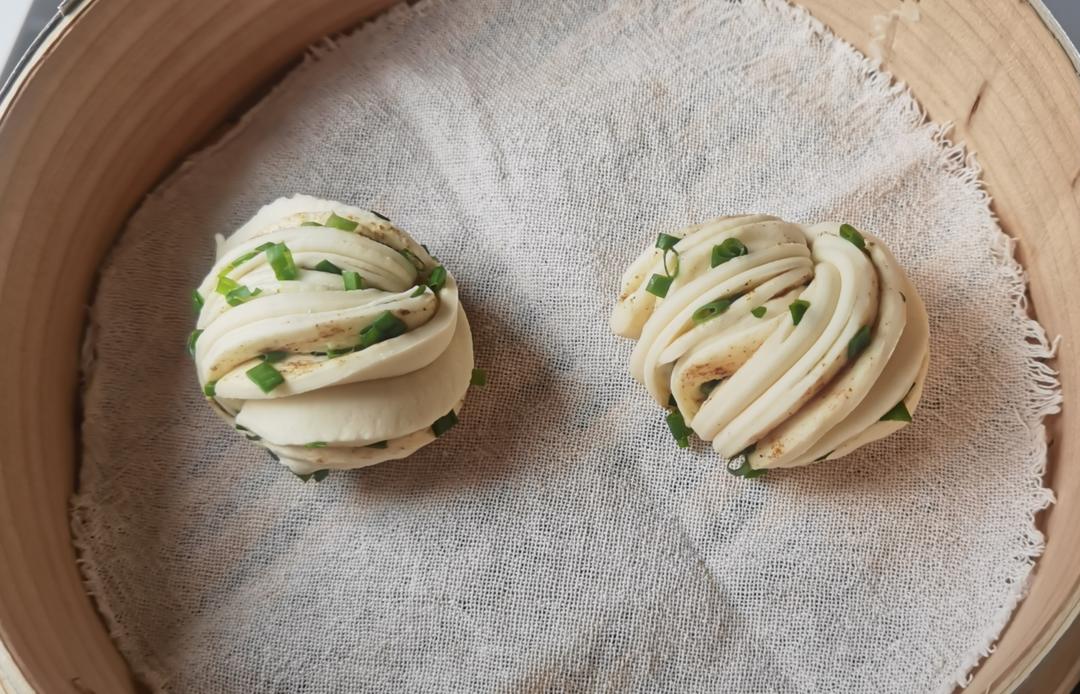 葱油花卷，一根筷子卷出漂亮的造型