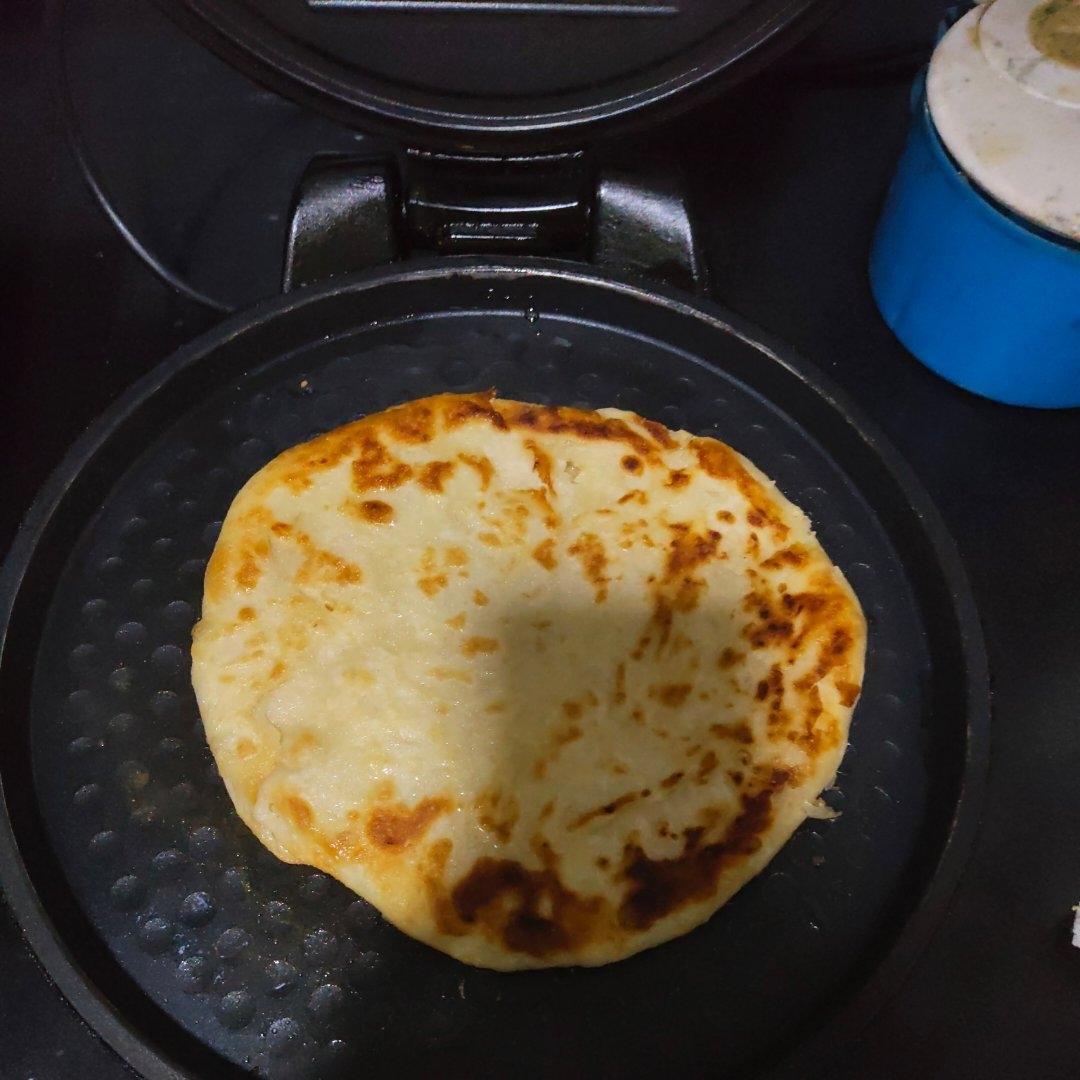 烙饼不硬的小窍门 掌握了你也能看出柔软多层凉了不硬的小油饼