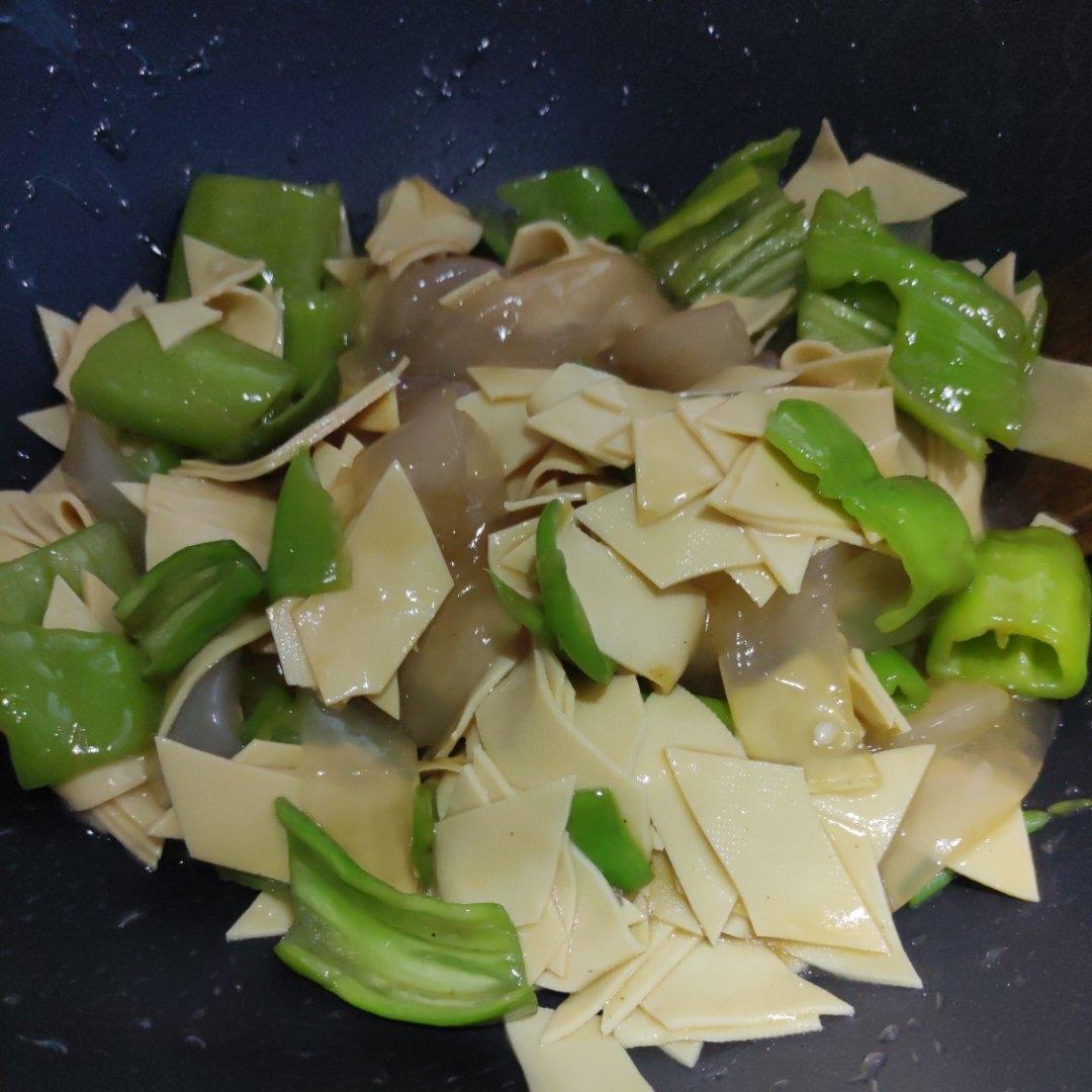 尖椒炒豆皮➕灵魂汤汁