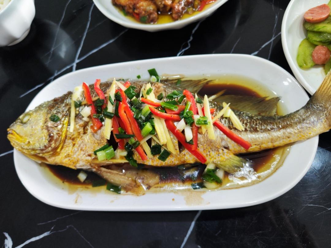 零难度♨️清蒸大黄鱼，肉质超鲜嫩~