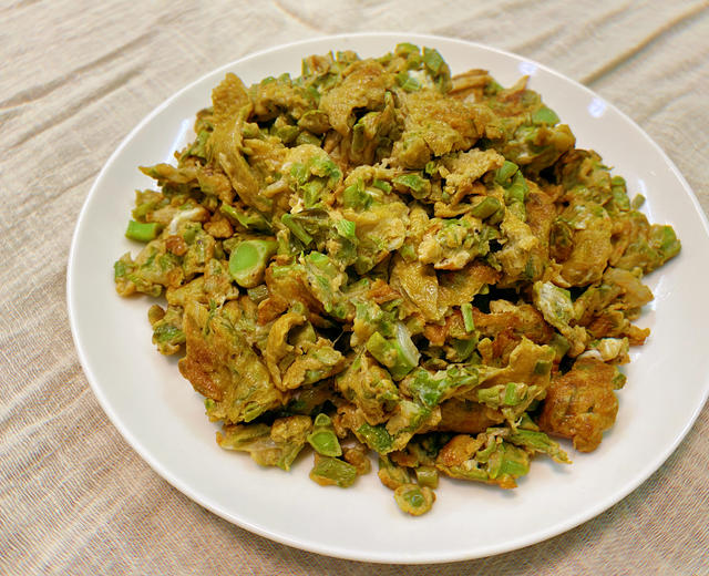 香椿虾皮炒鸡蛋的做法