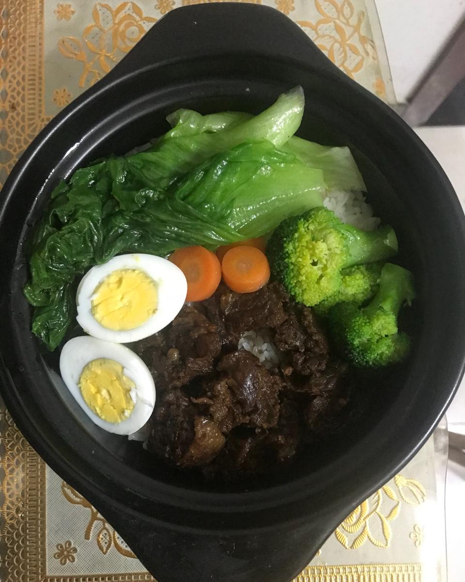 香肠煲仔饭