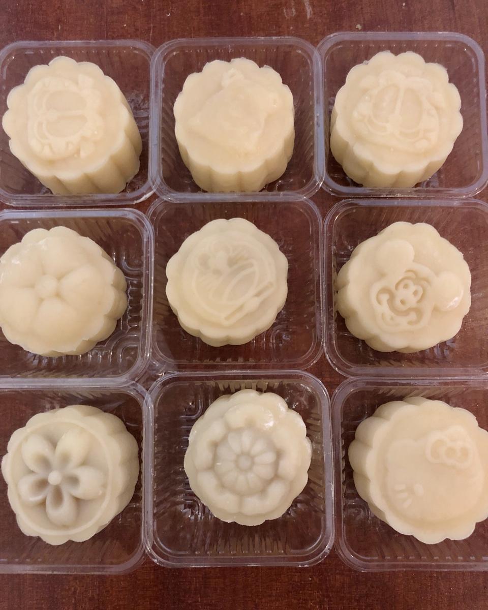 绝世好方！不开裂不粘手港式冰皮月饼（附奶黄馅做法）