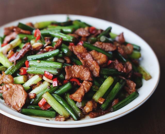 湖南人的家常菜-蒜苗（蒜苔）炒肉的做法