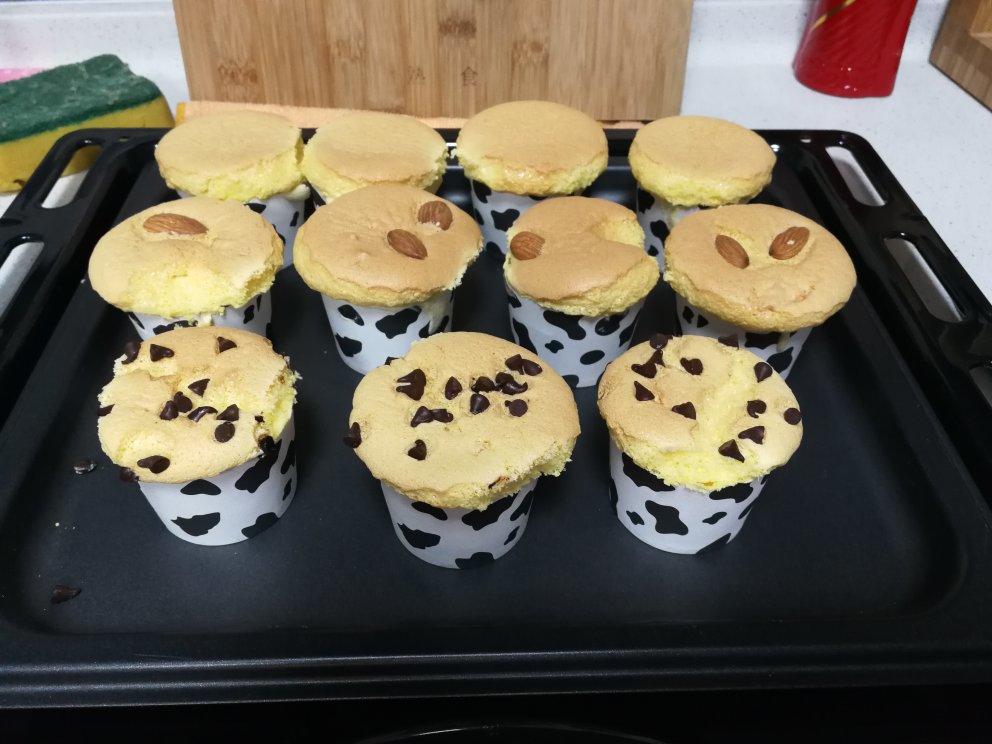 软绵绵戚风纸杯蛋糕