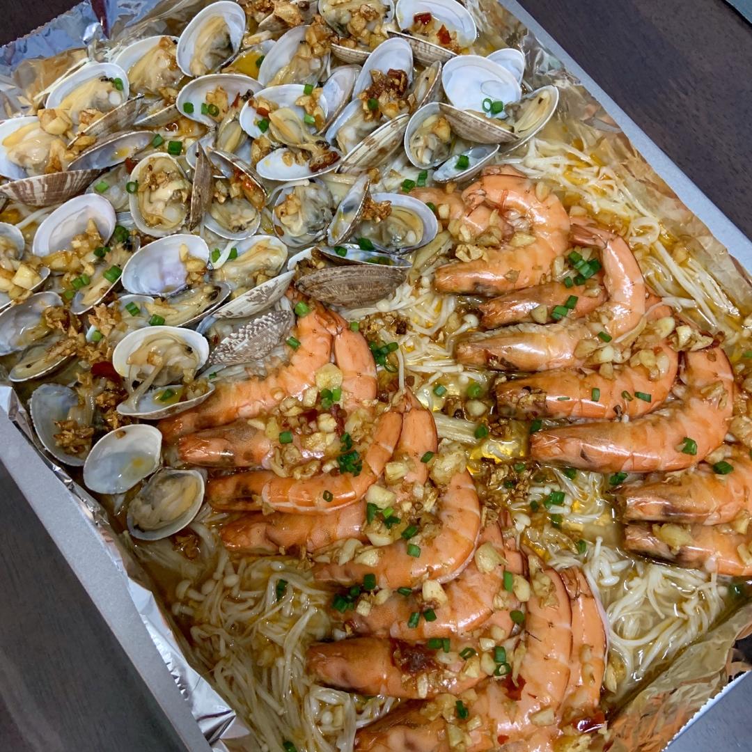 蒜蓉金针菇烤花蛤虾