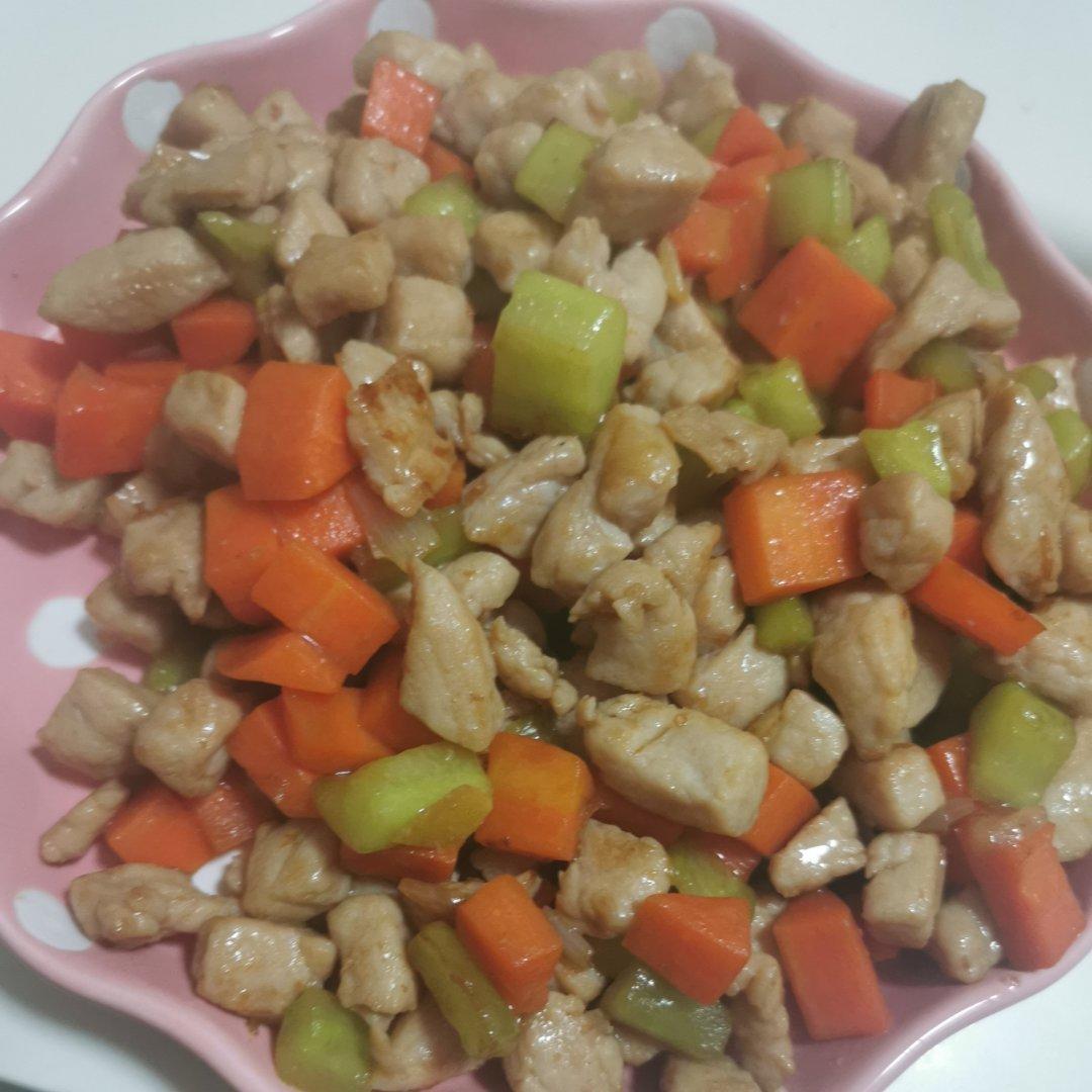 减脂餐！鸡胸肉炒三丁