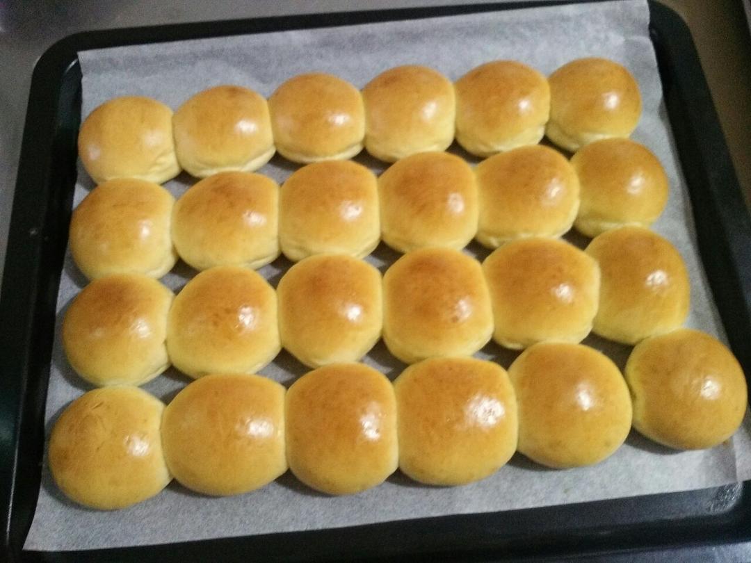 大人小孩都爱不释口的【蜂蜜牛奶小餐包】