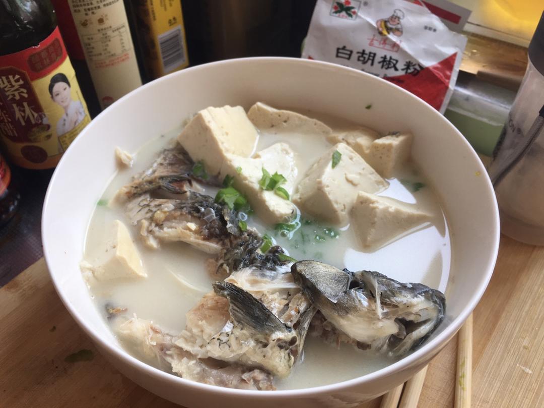 鲫鱼豆腐汤