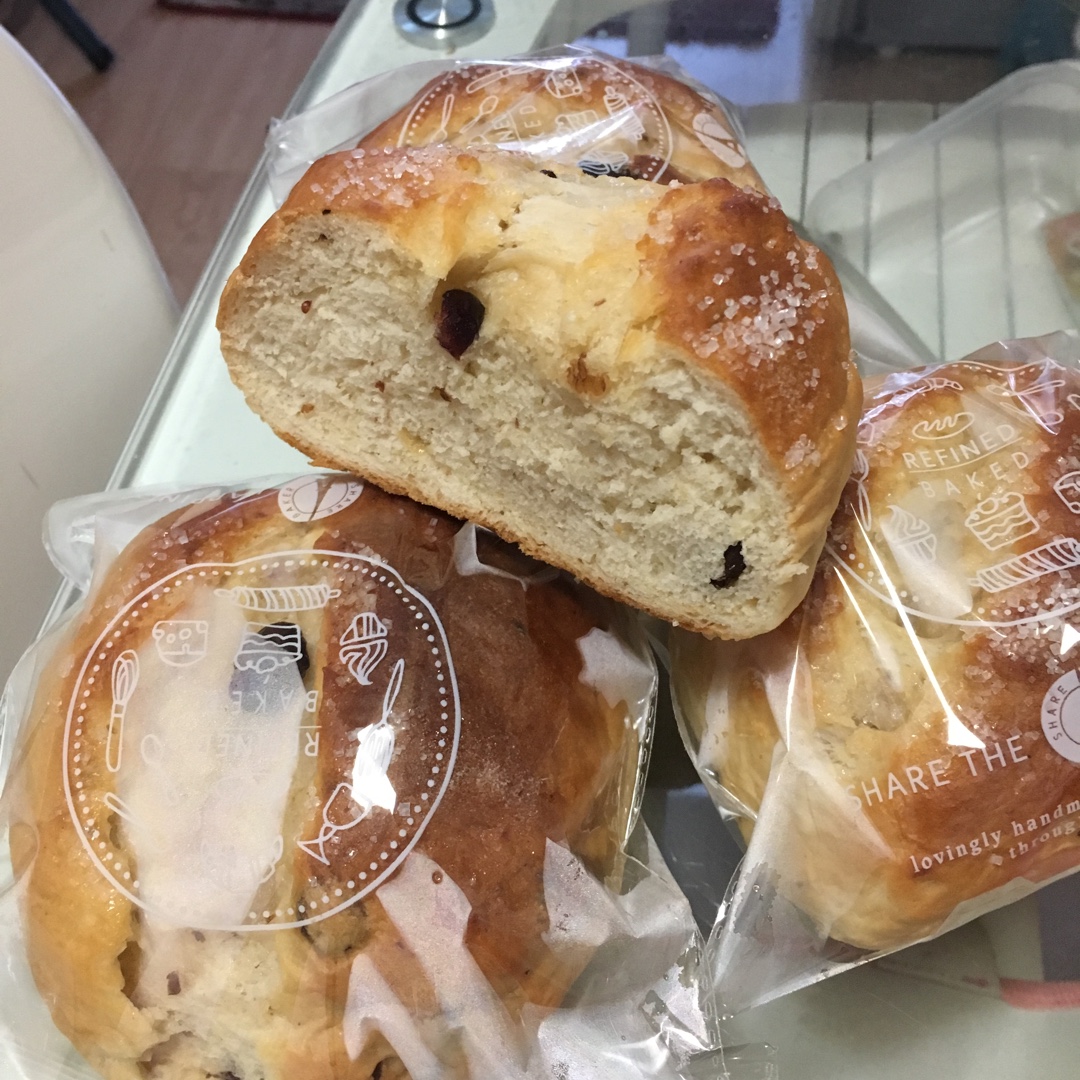 葡萄软欧（仿原麦山丘）Milk flavored bread filled with raisins and butter