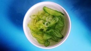 节后清肠胃，不一般的鲜亮~竹荪黄瓜汤•圆满素食的做法 步骤10