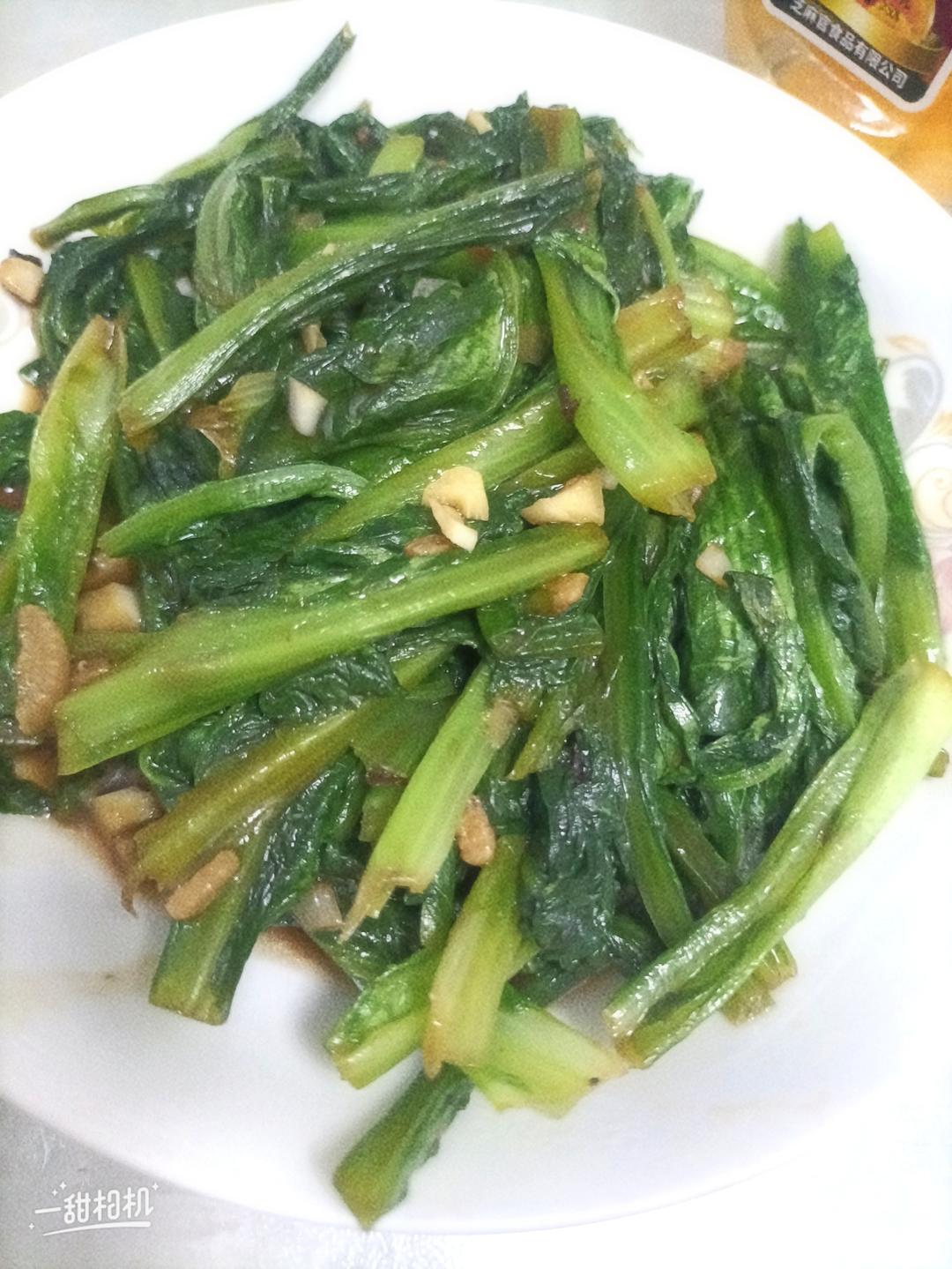 蒜蓉耗油清炒油麦菜，减脂快手菜，宝宝超爱，傻瓜步骤，屡试不爽，好吃且下饭，鲜香爽口！！