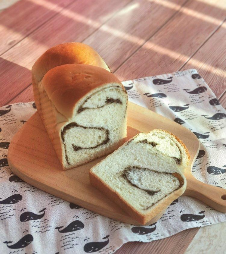 黑芝麻奶酥吐司【一次发酵】