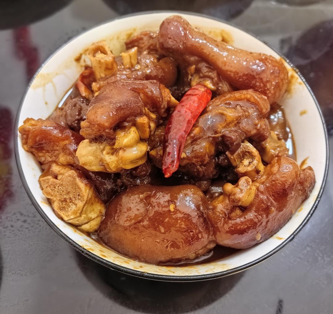 美味的家常菜：红烧猪蹄