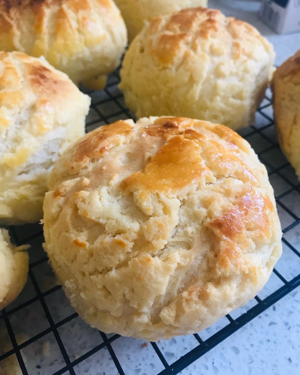 好吃到炸裂的港式菠萝包（附带制作酥皮的小视频）