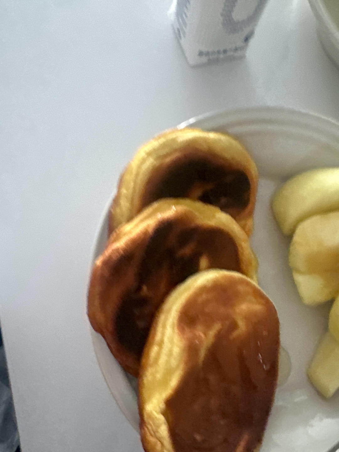 不用烤箱 15分钟无油低糖的舒芙蕾蛋糕松饼 🥞 蓬松绵软