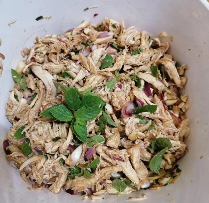 【减脂餐】柠檬手撕鸡，清爽开胃的鸡胸肉享用大法