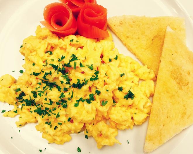 Scrambled eggs 西式早餐炒蛋🥚🥚的做法