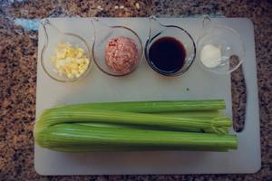 肉末芹菜（超下饭）的做法 步骤1