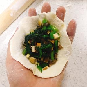 浓浓的香菇青菜素包的做法 步骤11