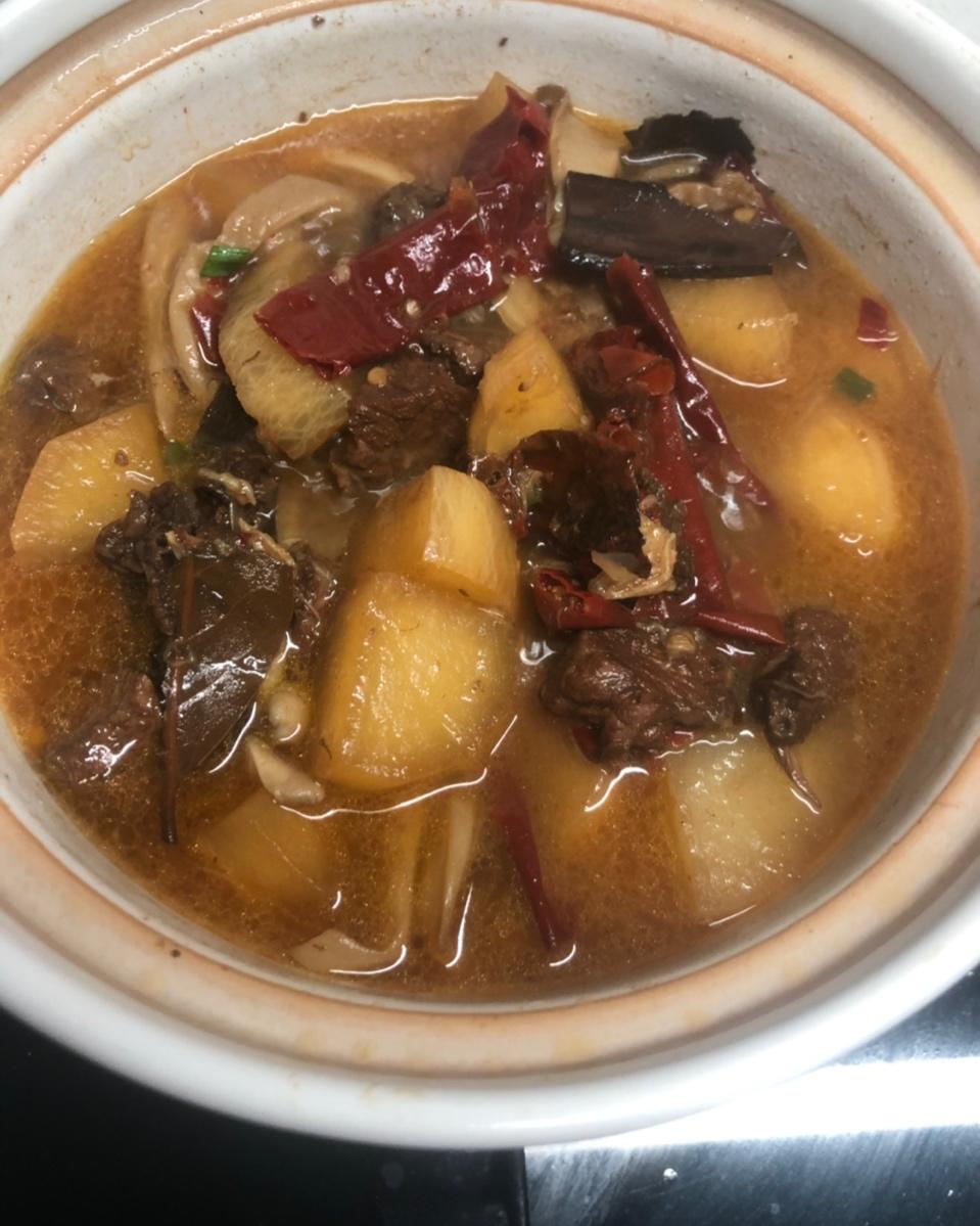 【萝卜炖牛腩】如何做好萝卜焖牛腩？大厨亲授！