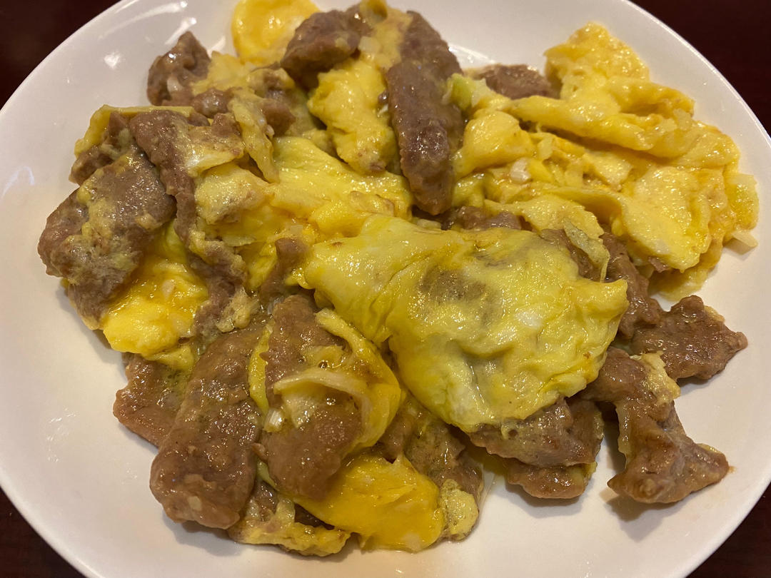 滑蛋牛肉，牛肉滑嫩，鸡蛋松软