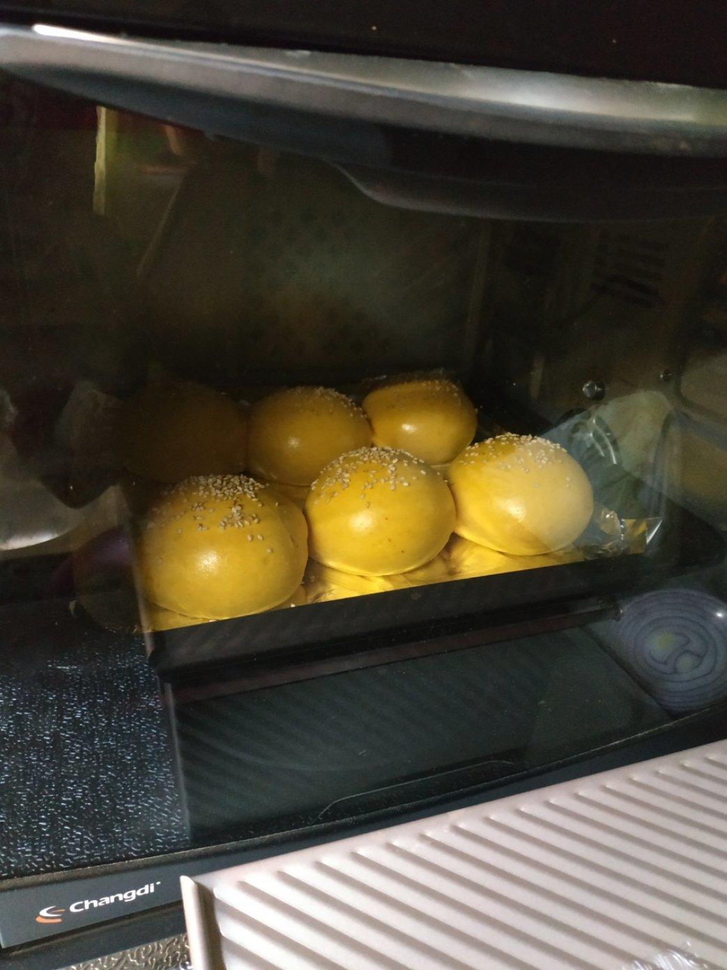 颜色靓口感柔软的南瓜吐司