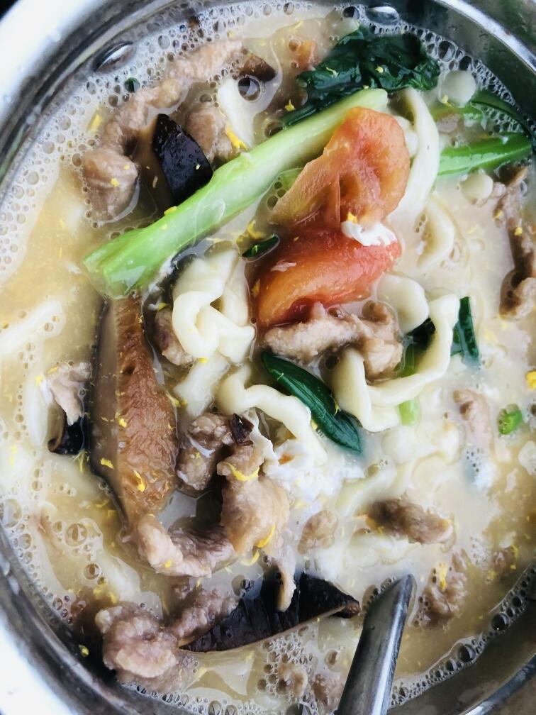 西红柿鸡蛋瘦肉面