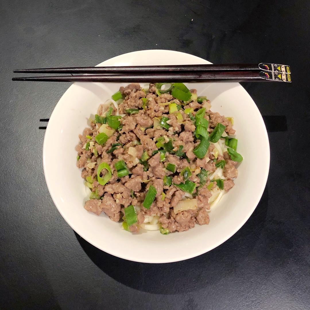 多下两碗饭 葱香爆牛肉末