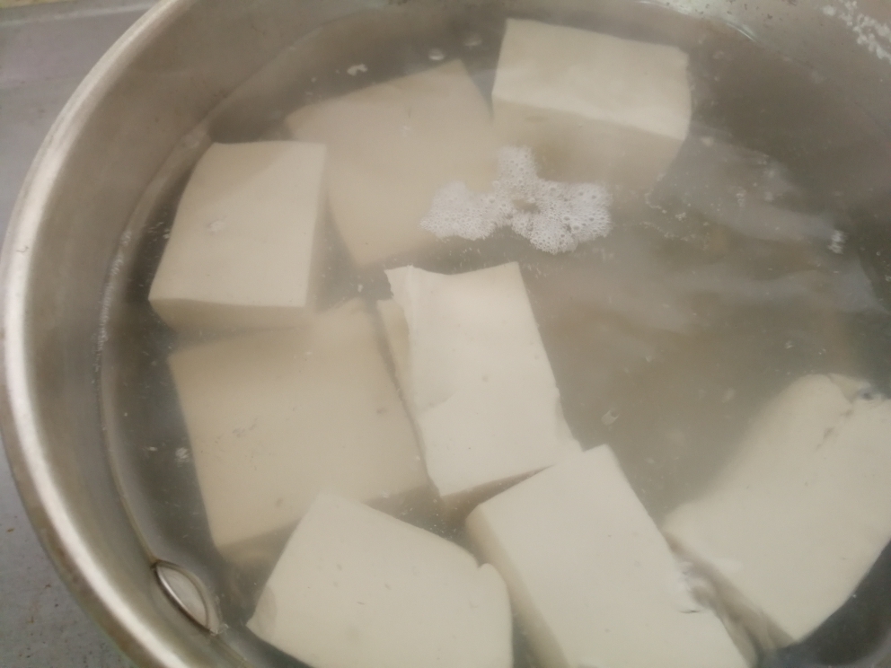 麻辣川香豆腐锅的做法 步骤2