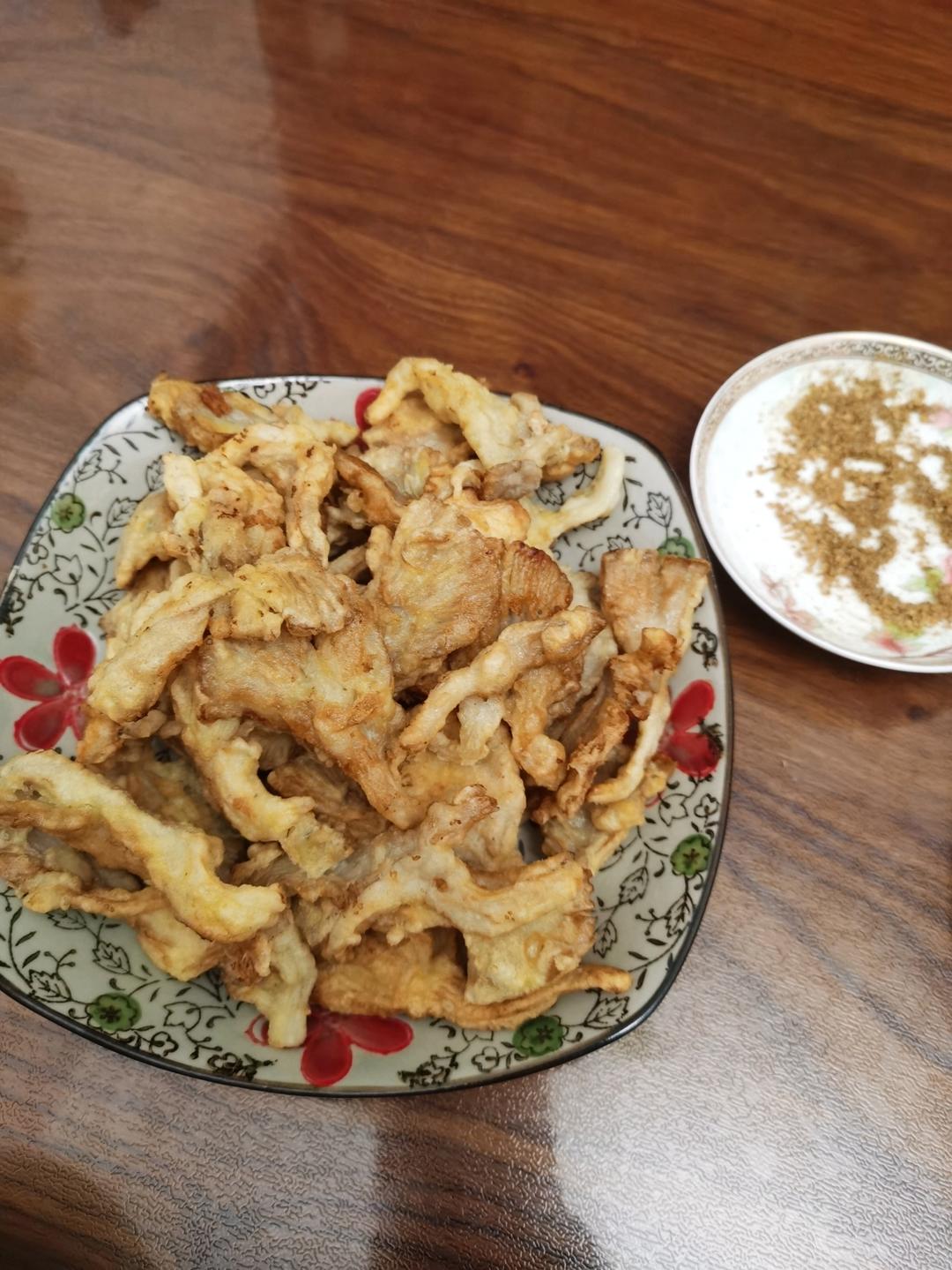 不用焯水，比饭店好吃的椒盐蘑菇，外酥里嫩