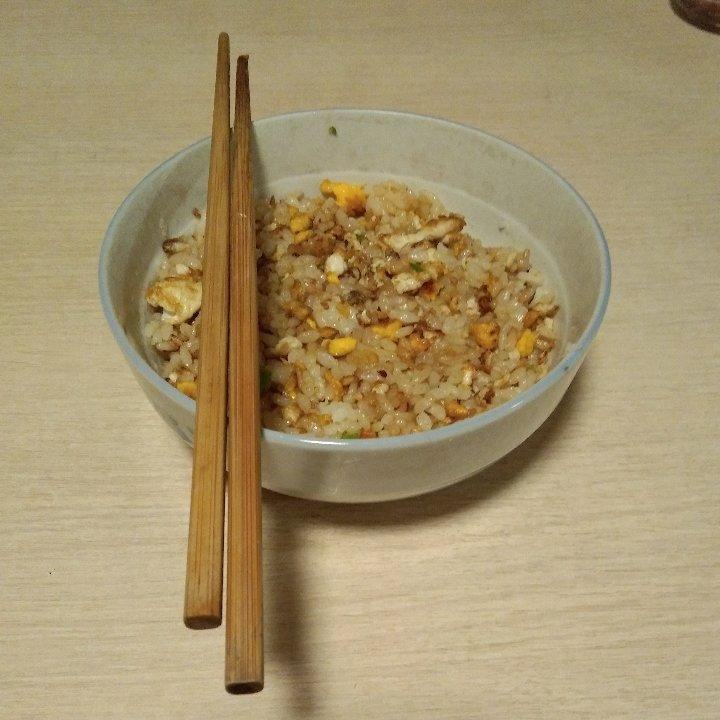 厨师长教你：“酱油炒饭”的家常做法，里面满满的小技巧，很受用