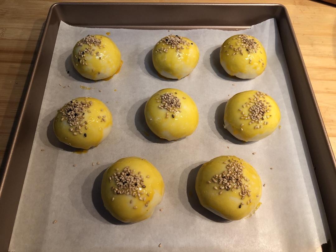 一点不腻，放几天都酥掉渣的蛋黄酥（适应于热天）